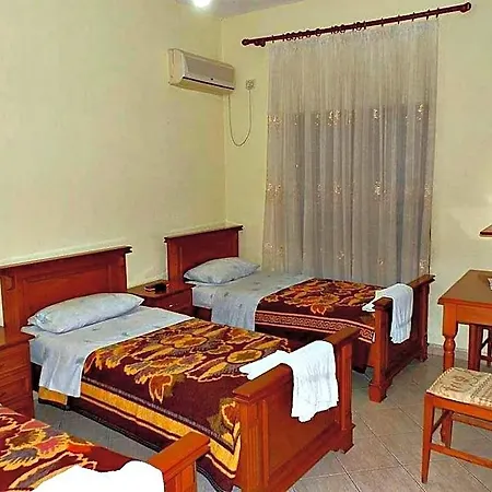 Geraldo 3* Gjirokastër