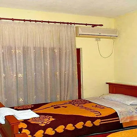 Geraldo 3* Gjirokastër